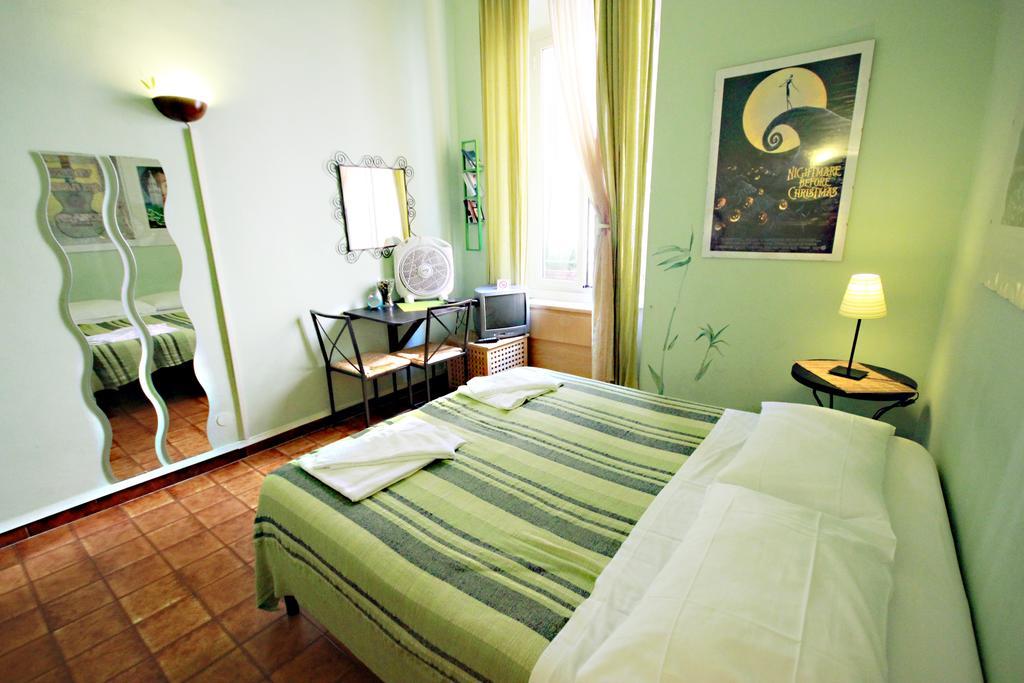 Hotel Sixbeds Řím Pokoj fotografie